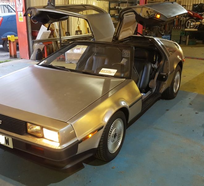 DMC-Delorean-MOT-