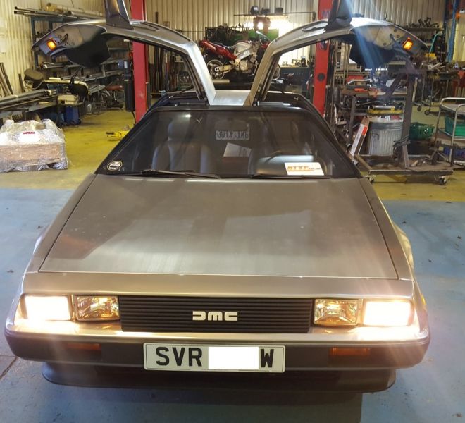 DMC-Delorean-MOT